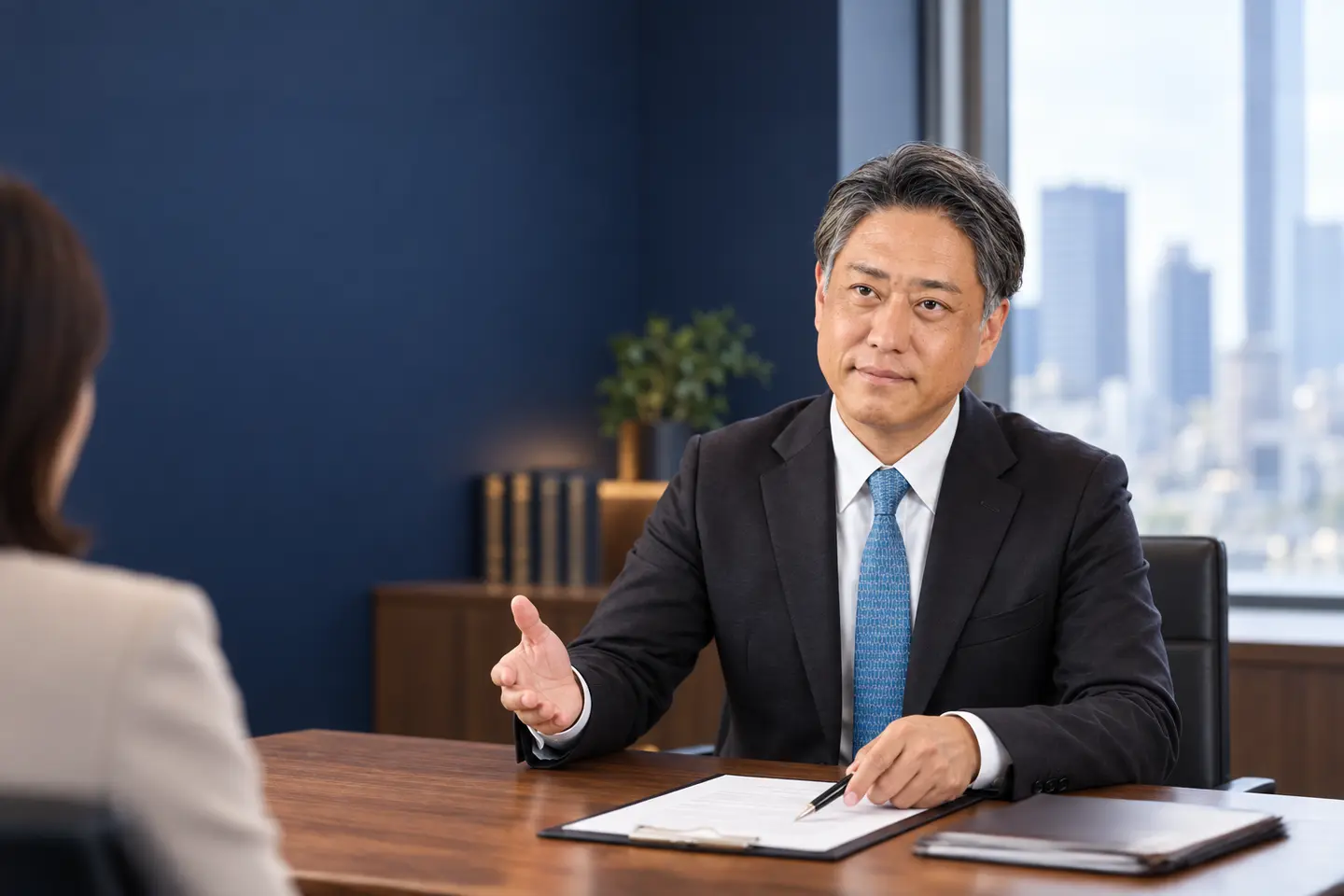 違約金条項について説明する甲斐伸明弁護士